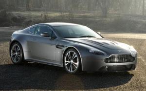 Aston Martin V12 Vantage 2009 года